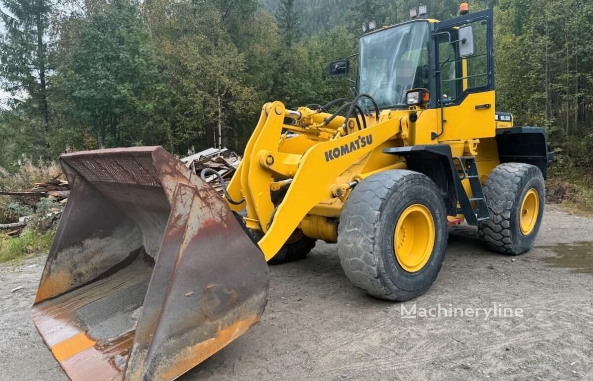 Komatsu WA-320-3H hjullaster til salgs | Machineryline NO Komatsu WA-320-3H hjullaster - Machineryline
