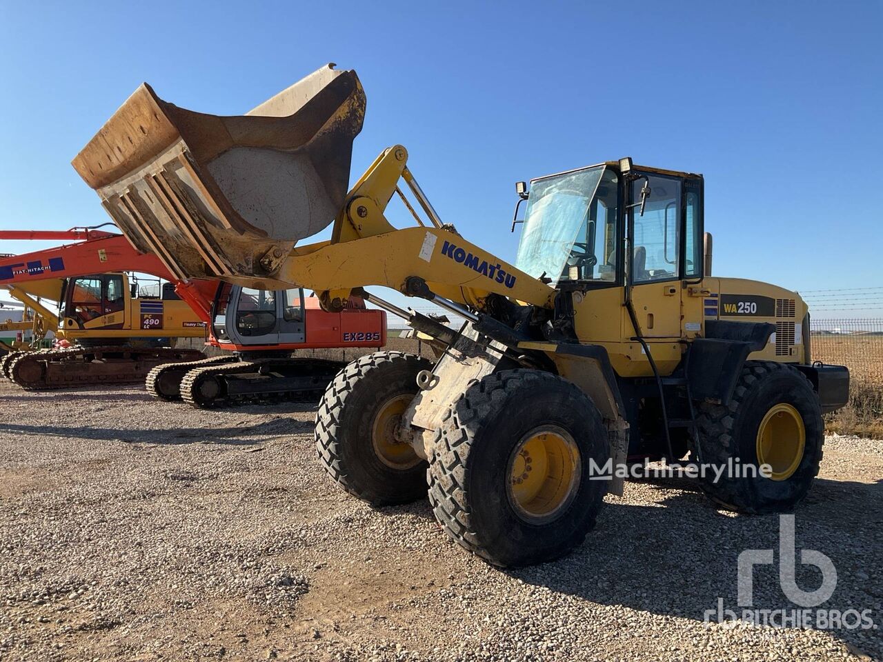 Komatsu WA250-5 lastikli yükleyici