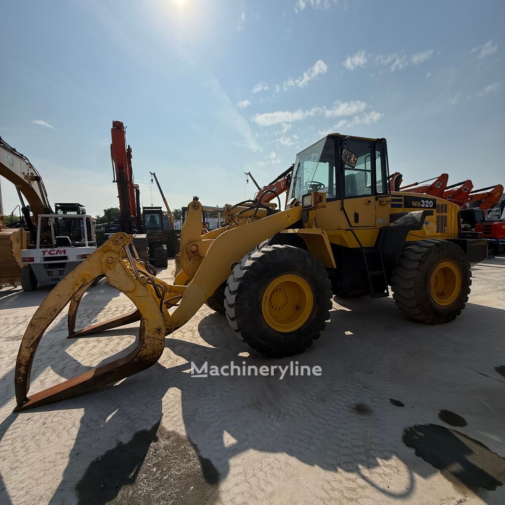 جرافة ذات عجلات Komatsu WA320-5 - Machineryline