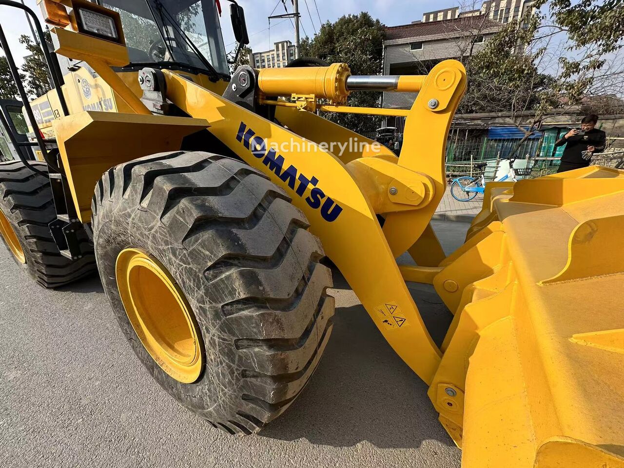 Chargeuse sur pneus Komatsu WA380 - Machineryline