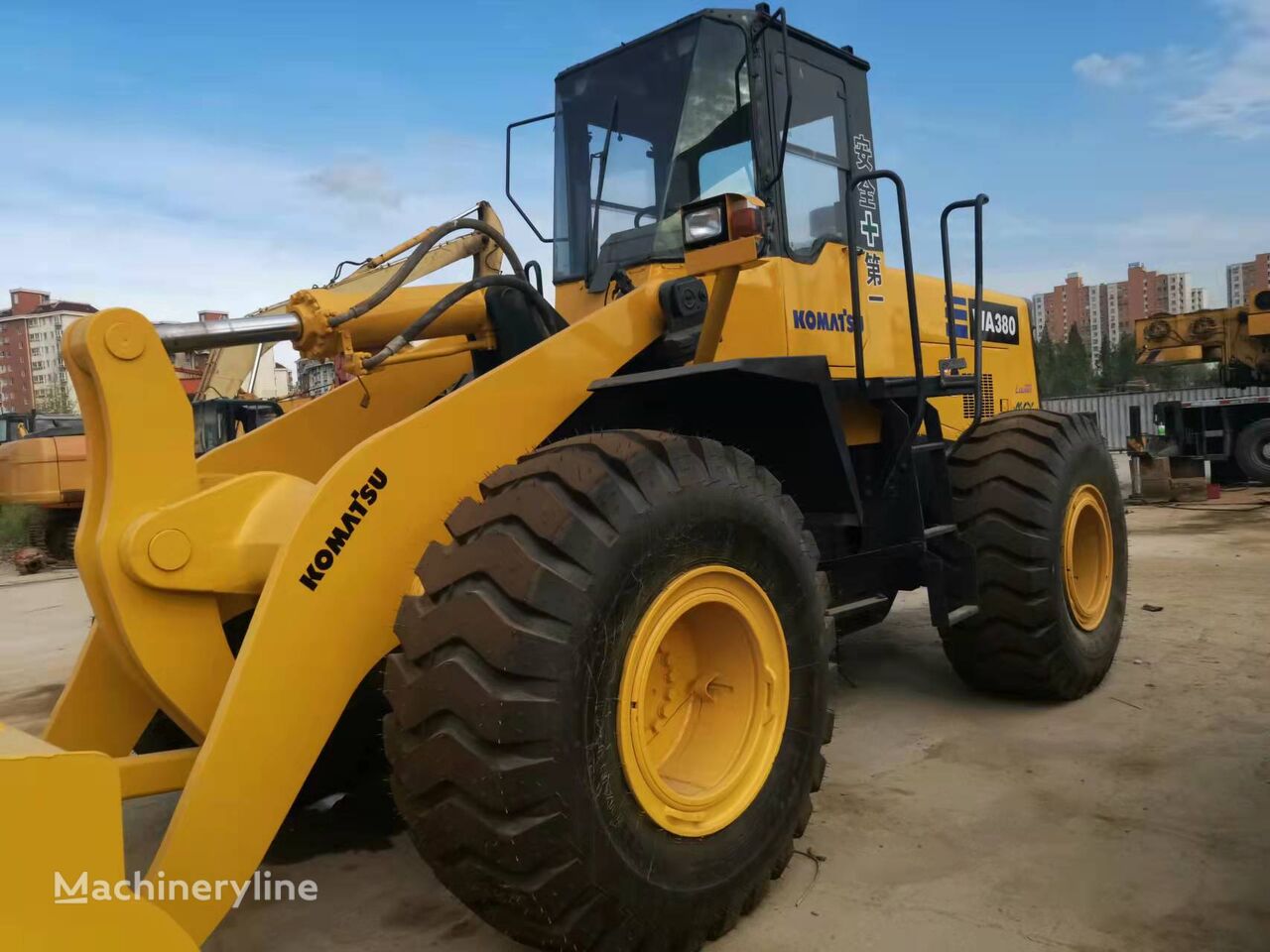 челен товарач Komatsu WA380-3