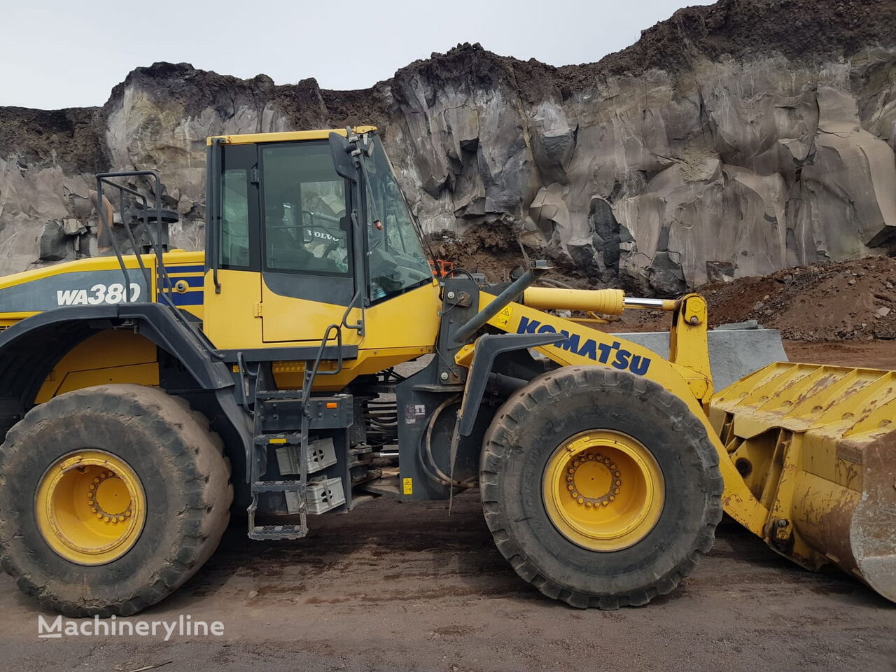 Komatsu WA380-7 wheel loader