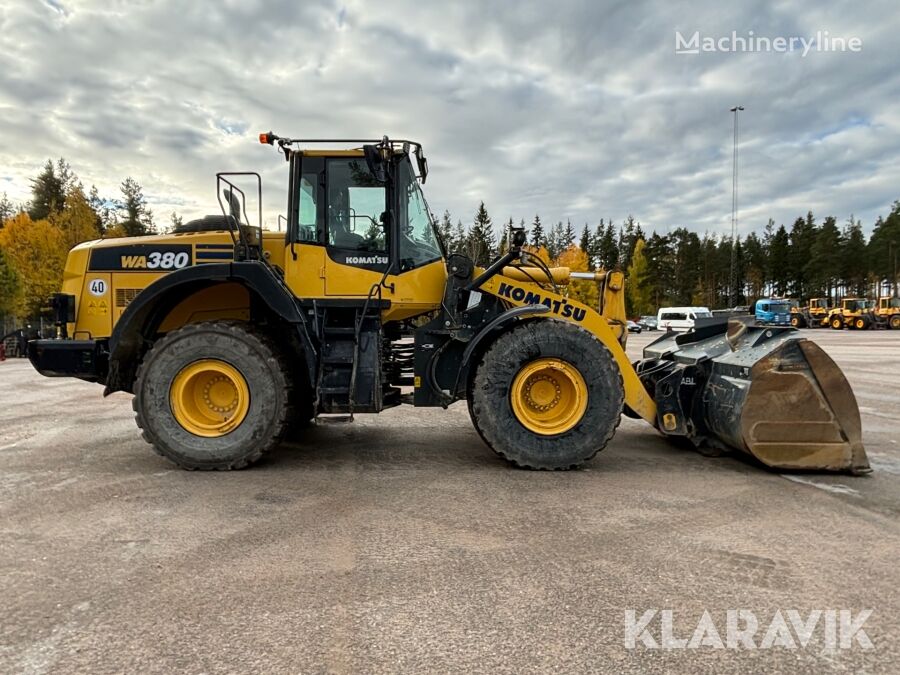 chargeuse sur pneus Komatsu WA380-8