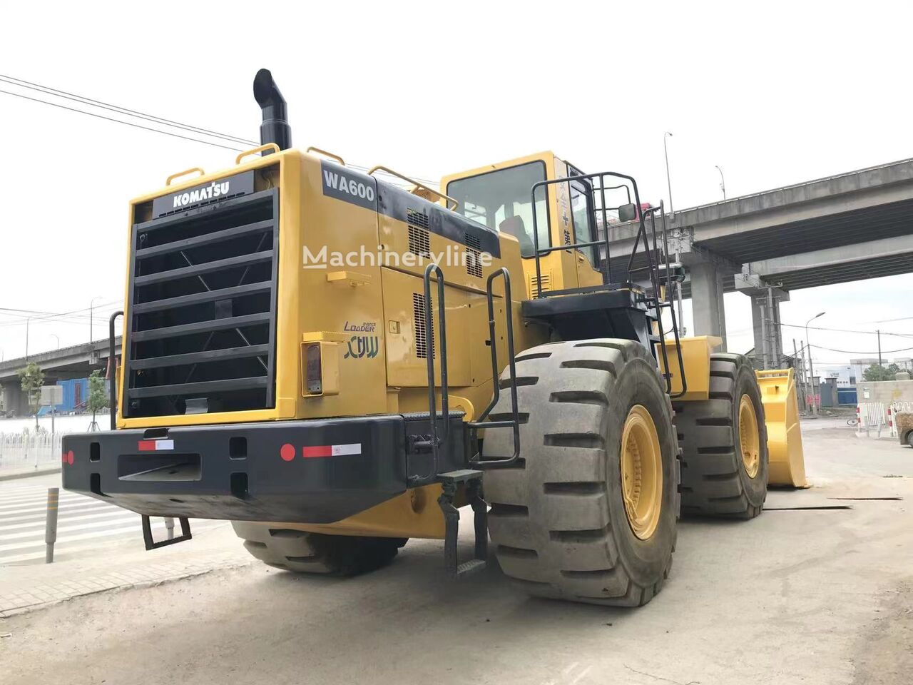 Фронтальный погрузчик Komatsu WA600 - Machineryline