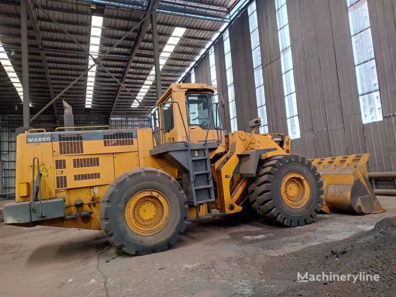 Komatsu WA600-3 Radlader