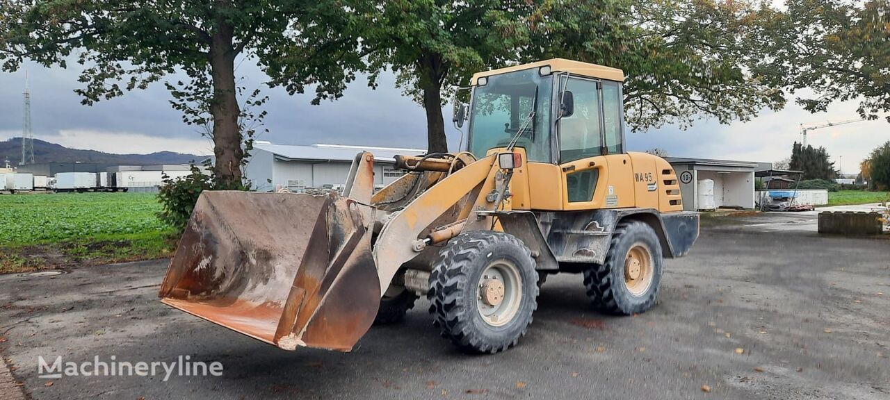 Komatsu WA95-3 wheel loader