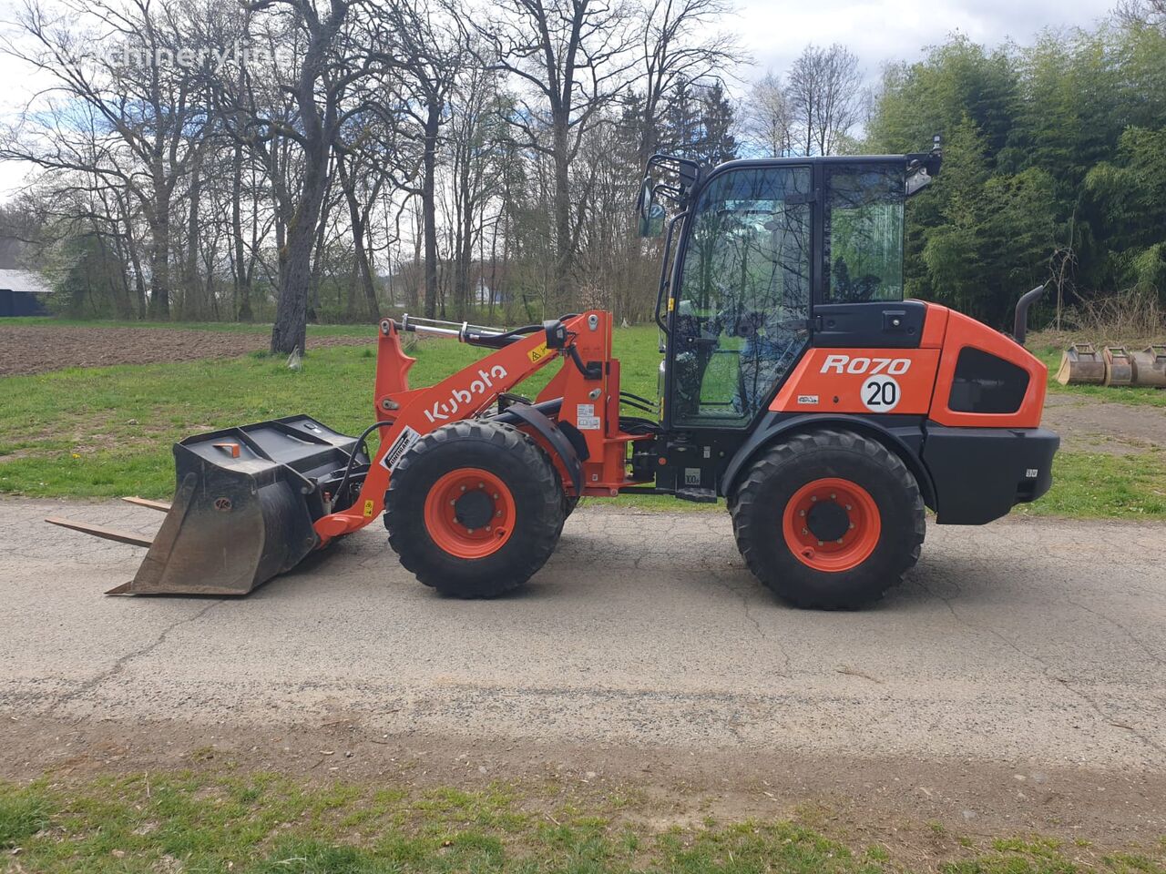 фронтальный погрузчик Kubota R 070