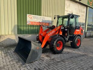 chargeuse sur pneus Kubota R 082
