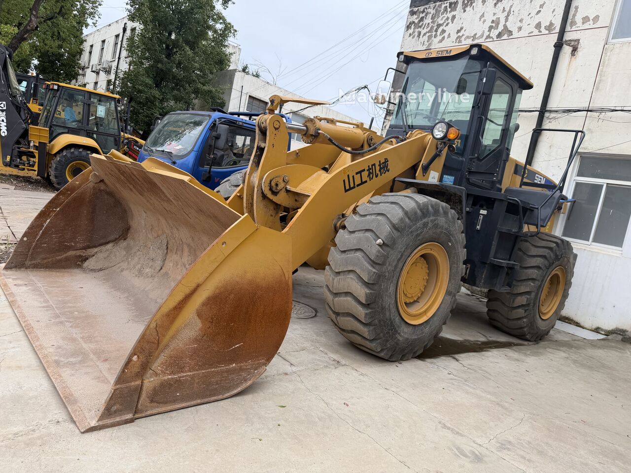 SEM 655D wheel loader - Machineryline