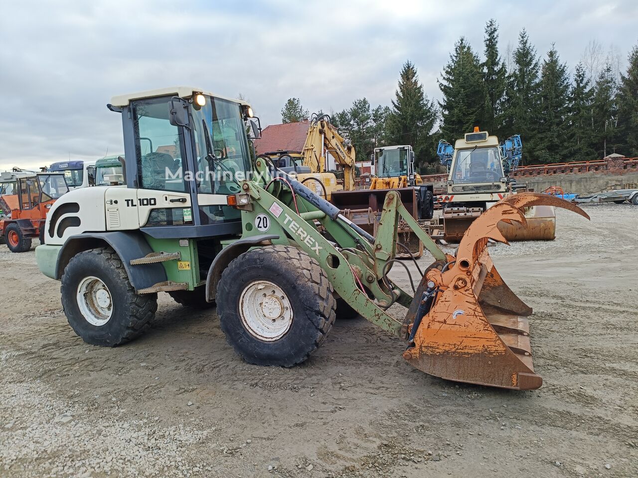 фронтальный погрузчик Terex TL100