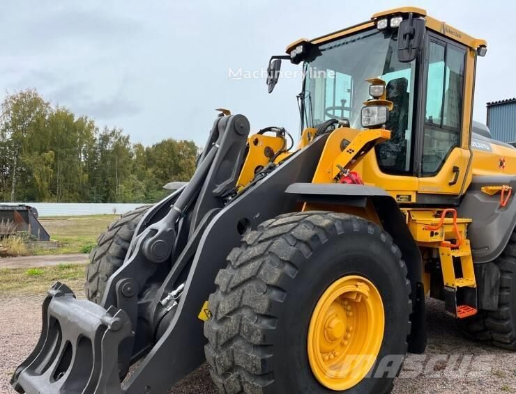 Volvo L 120 H prednji utovarivač