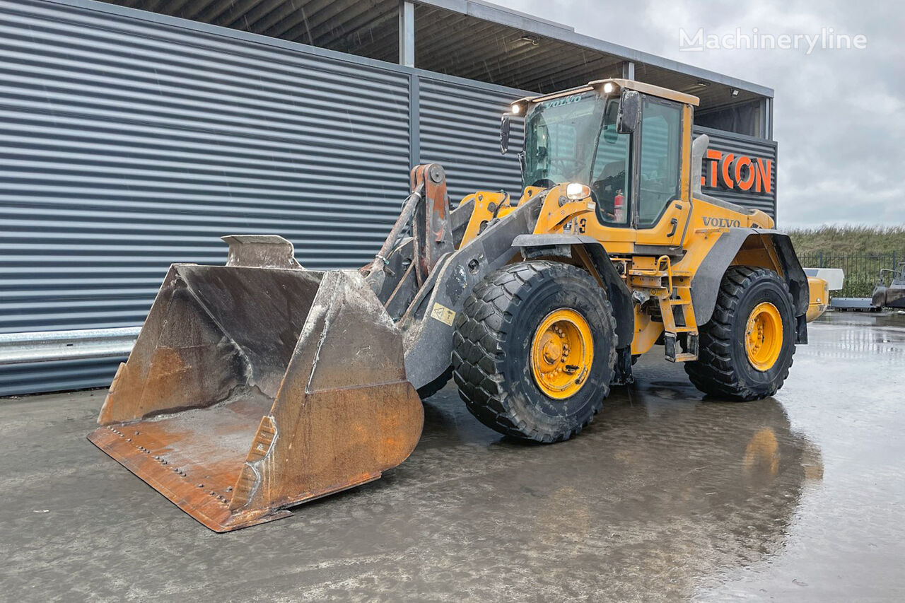 Volvo L 120F cargadora de ruedas