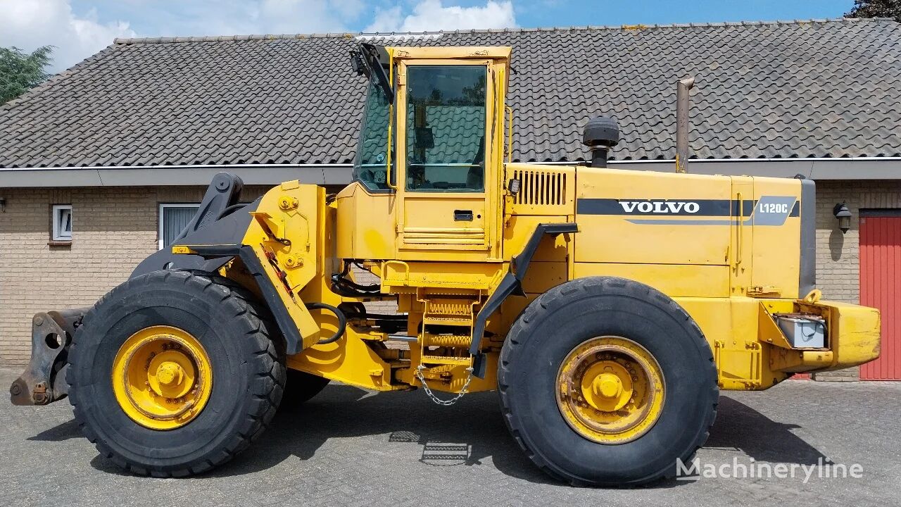 Volvo L120C cargadora de ruedas