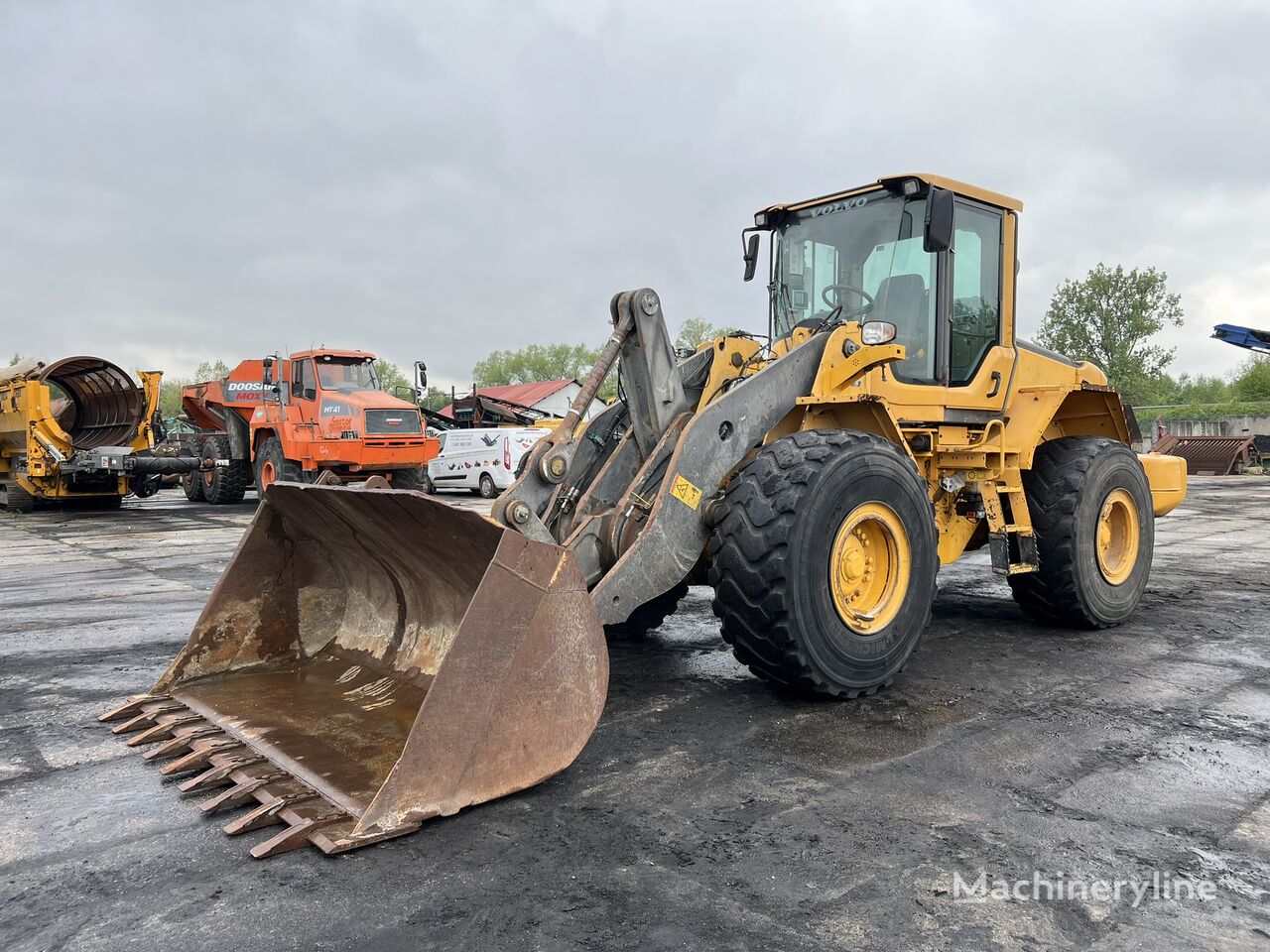 chargeuse sur pneus Volvo L120F