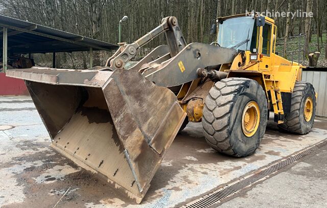 Volvo L220E lastikli yükleyici