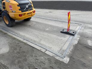 جرافة ذات عجلات Volvo L25H