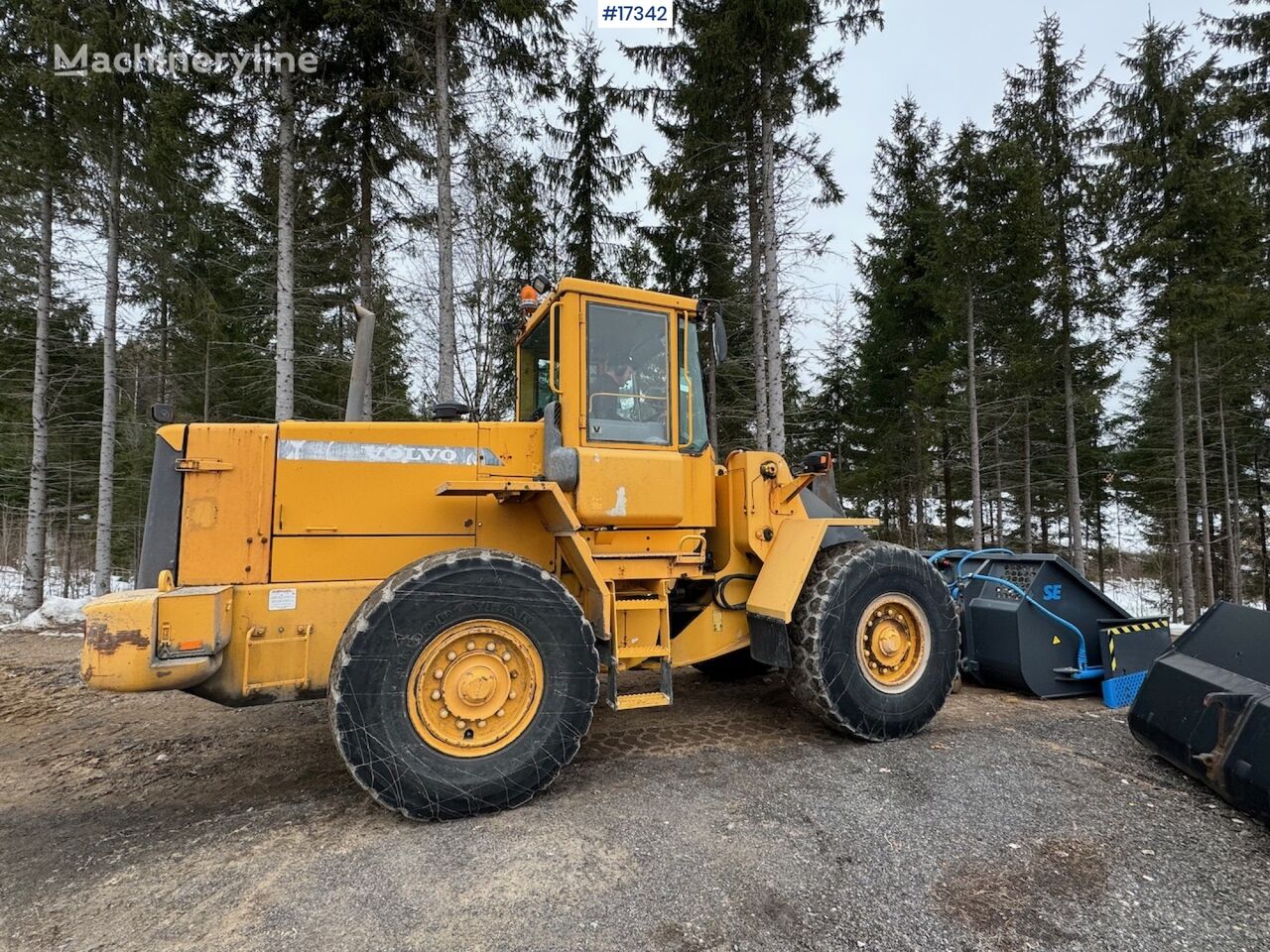 kolesový nakladač Volvo L90D