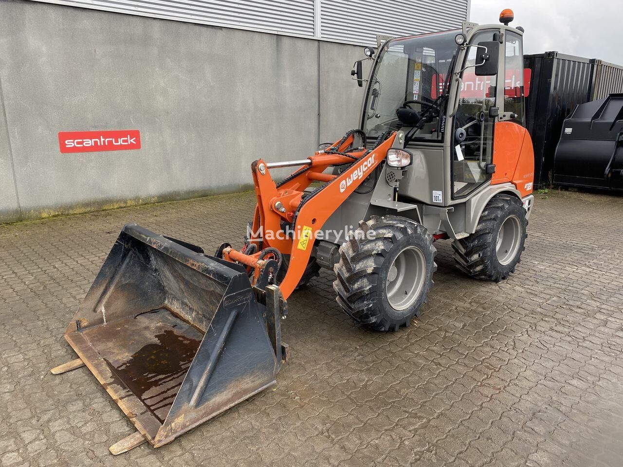 Weycor AR320 CAB wheel loader