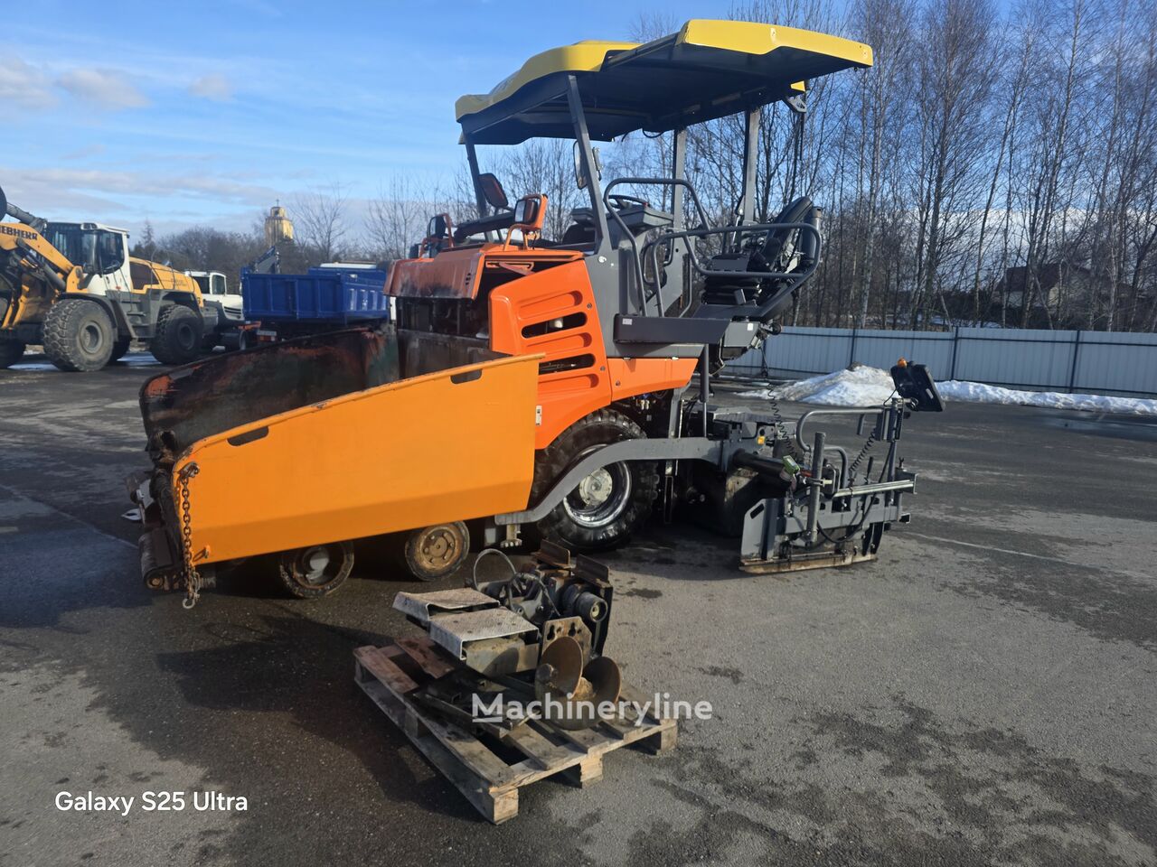 Vögele 1303-3i asfaltni finišer točkaš - Machineryline