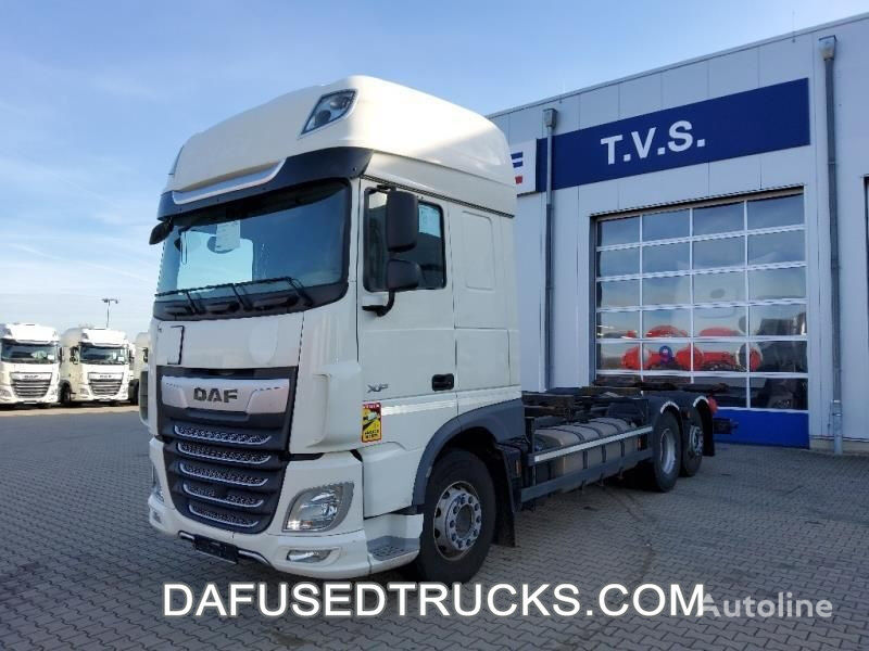 контейнеровоз DAF FAR XF450