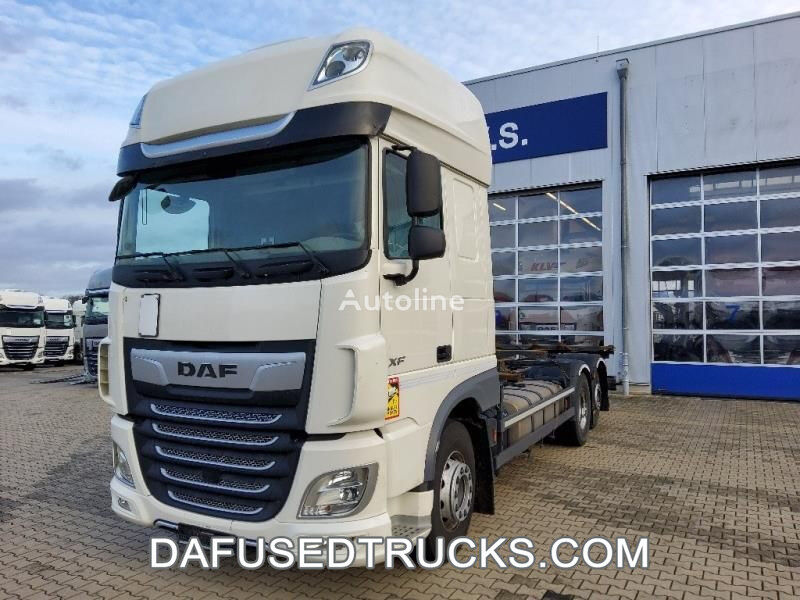 контейнеровоз DAF FAR XF480