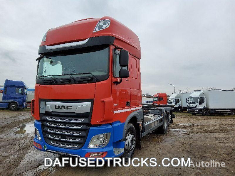 контейнеровоз DAF FAR XF480