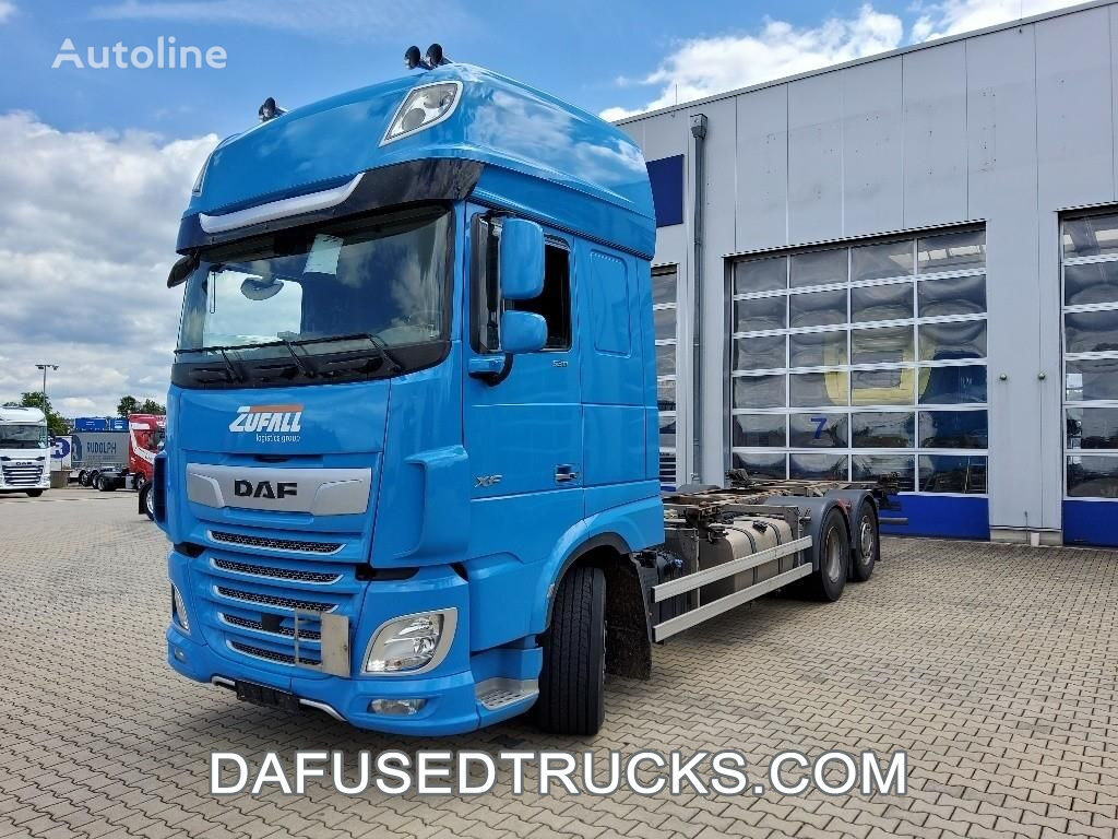 konteiner vedu veoauto DAF FAR XF530