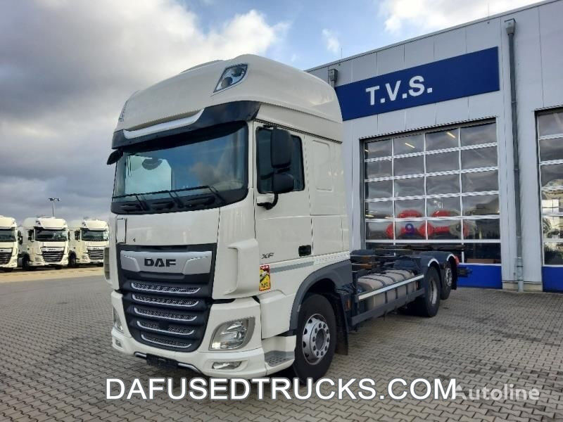 شاحنة نقل الحاويات DAF XF 450 FAR