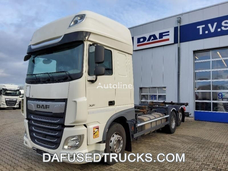 контейнеровоз DAF XF 450 FAR