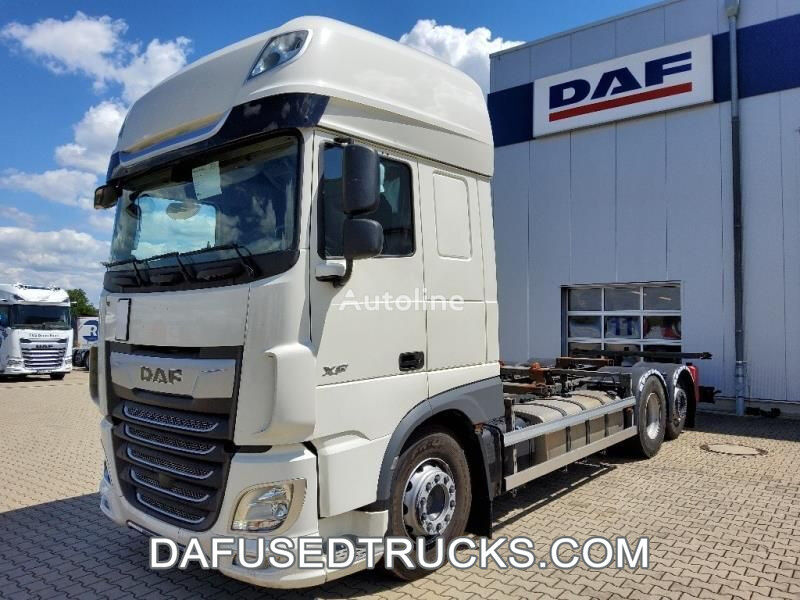 контейнеровоз DAF XF 450 FAR