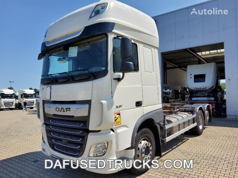 контейнеровоз DAF XF 450 FAR