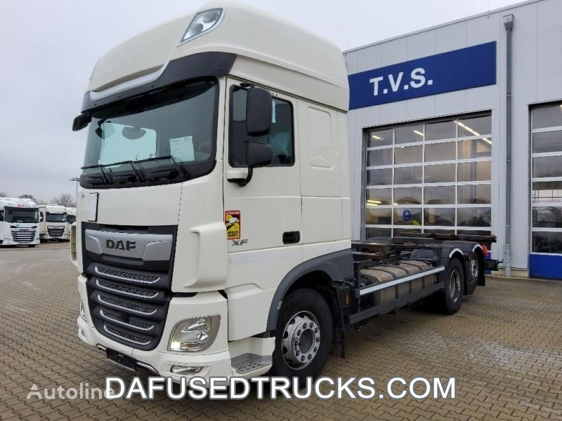 شاحنة نقل الحاويات DAF XF 480 FAR