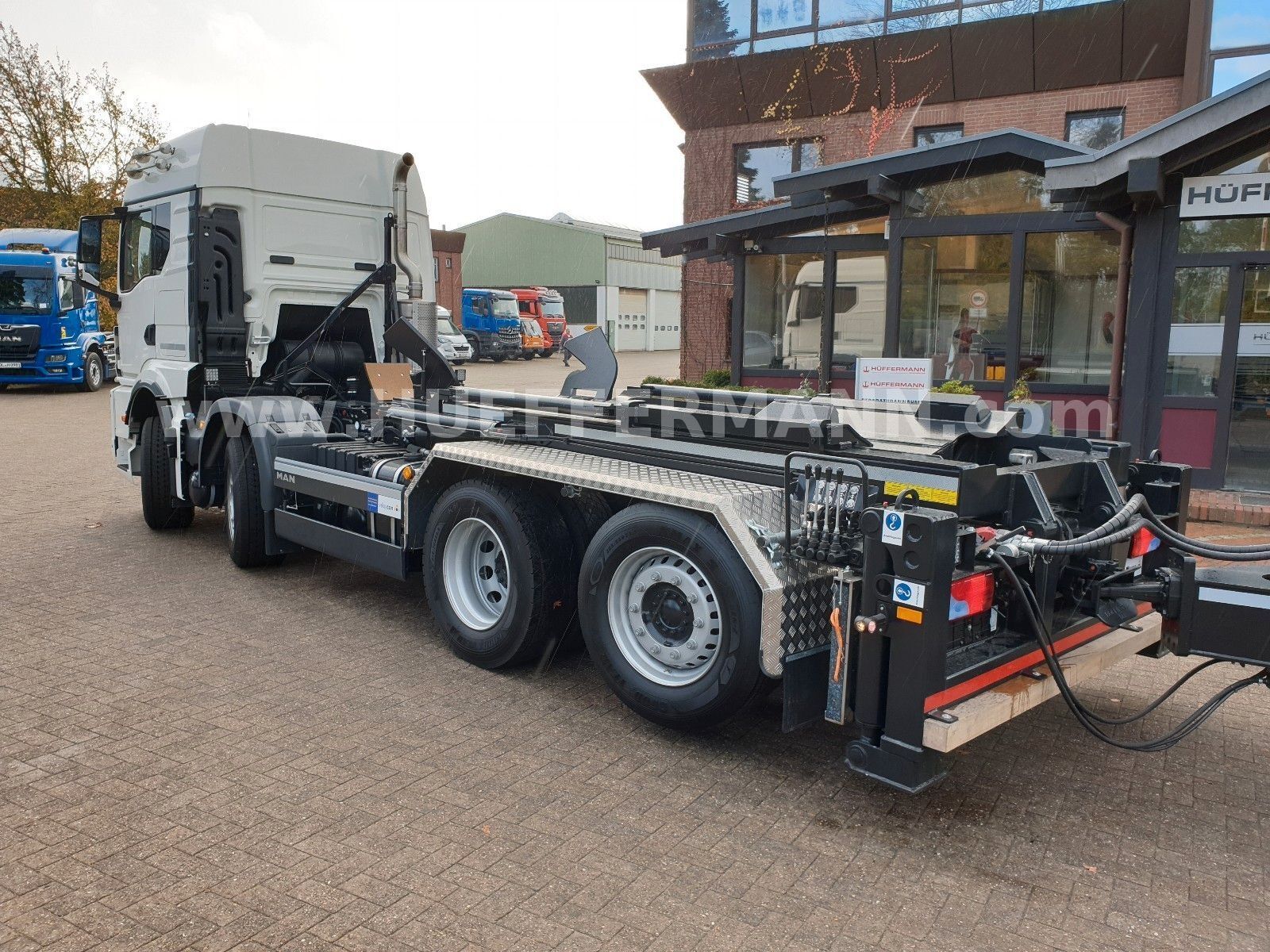 camion porte-conteneur MAN TGS 35.480 8x2 velsycon ZTA 35 Silosteller