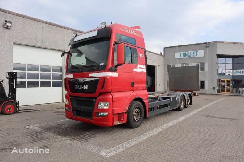 تریلی مخصوص حمل کانتینر MAN TGX 26.440 EURO 6