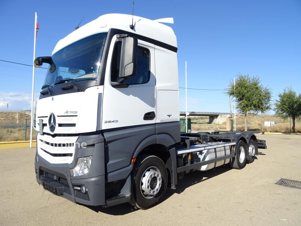 camion porte-conteneur Mercedes-Benz ACTROS 25 45