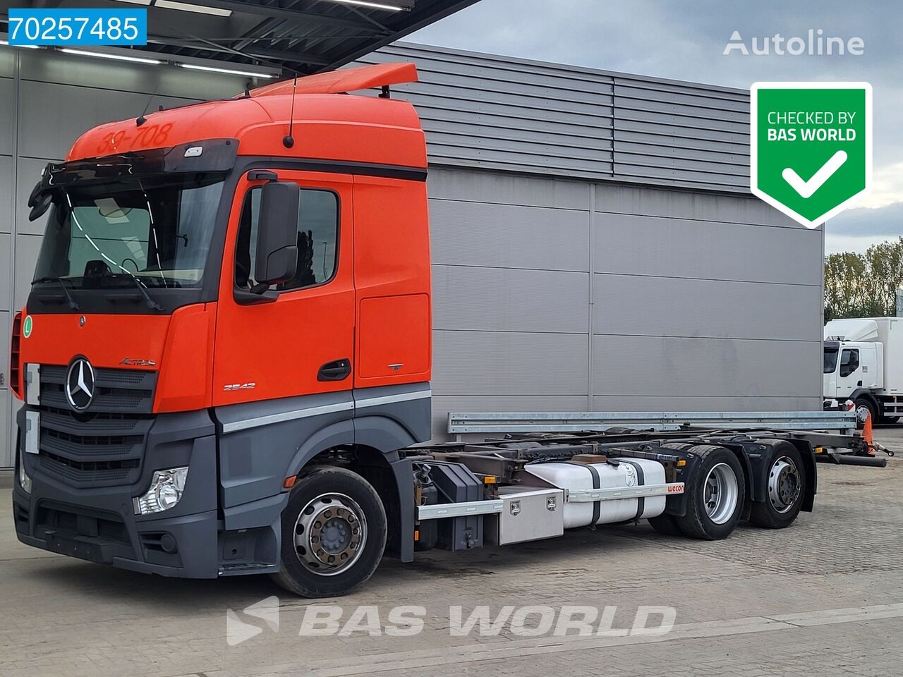 شاحنة نقل الحاويات Mercedes-Benz Actros 2542 6X2 StreamSpace 2x Tanks