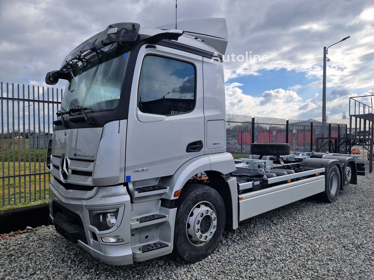 контейнеровоз Mercedes-Benz eActros 400 6x2 BDF