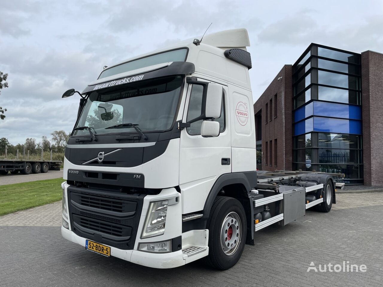 Volvo FM 340 container chassis