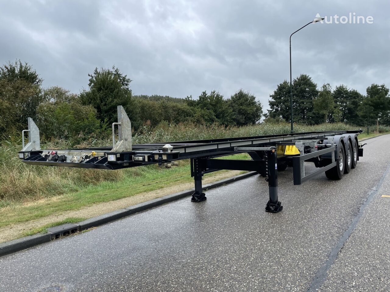 العربات نصف المقطورة شاحنة نقل الحاويات System Trailers 40 FT Chassis