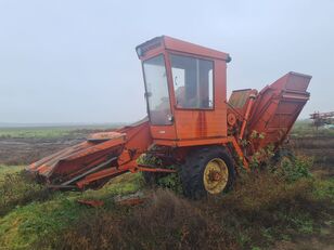 Bourgoin MD8 corn harvester