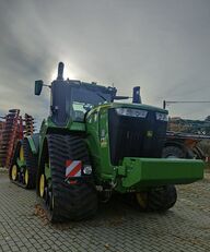 جرار مجنزر John Deere