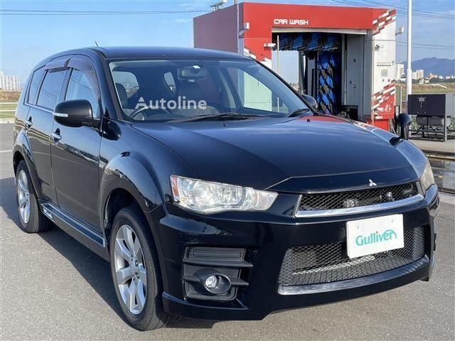 кросовер Mitsubishi OUTLANDER