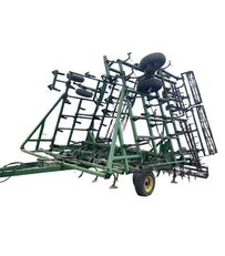 John Deere 960 cultivator