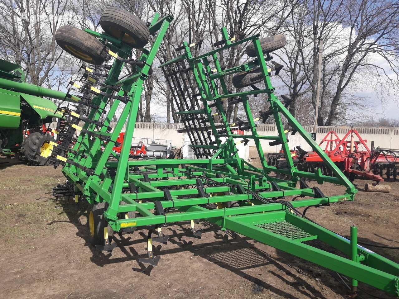 John Deere 960  10.5m pod 220l.s. cultivator