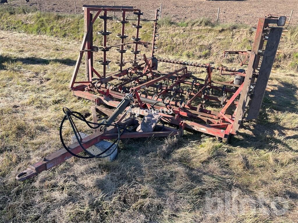 Väderstad Medharv 54 pinnars cultivator