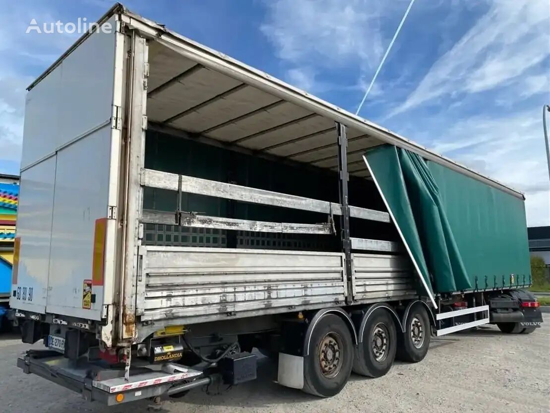 Fruehauf curtain side semi-trailer