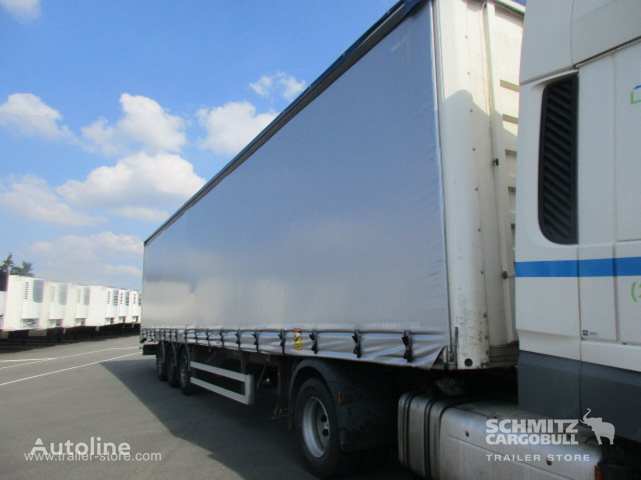 Fruehauf Curtainsider Mega Schiebeplanenauflieger