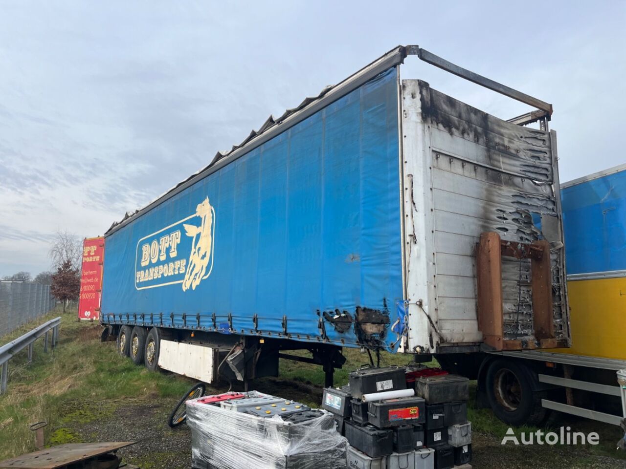 Kögel SN 24  curtain side semi-trailer