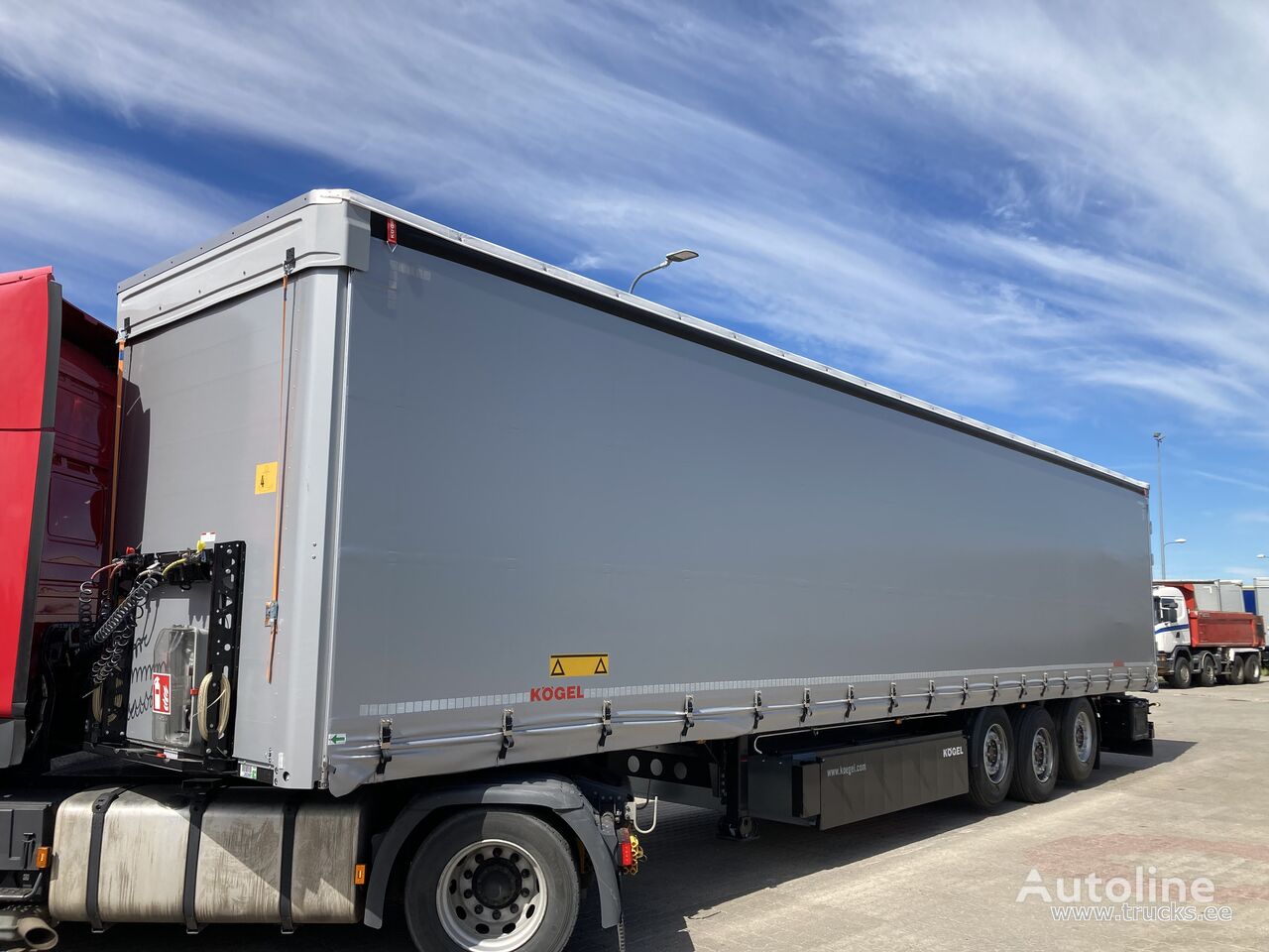 Kögel SN 24 ALUSTEKAST 1+3 TÕSTETAV SILD curtain side semi-trailer