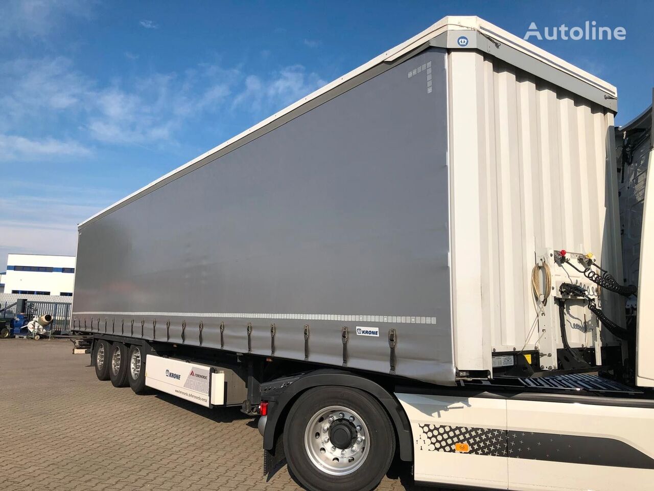 Krone SDP27 curtain side semi-trailer